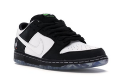 SB Dunk Low Staple Panda Pigeon