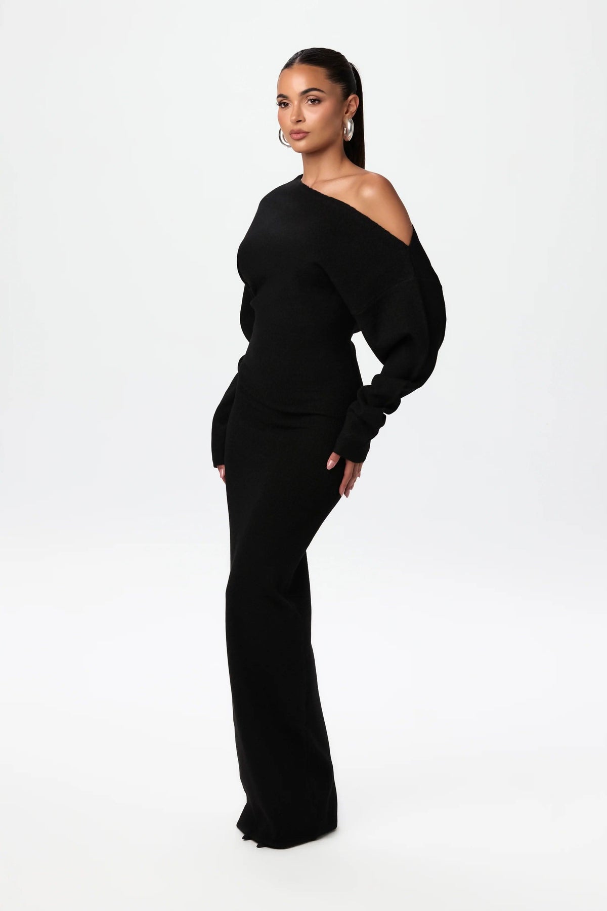 SERENA | OFF-SHOULDER KNIT DRESS